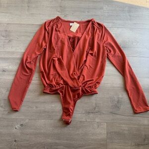 NWT Vestique Max Patch Bodysuit - Rust - size small